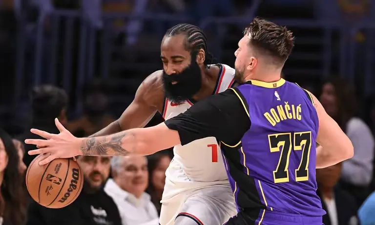 转折点洛杉矶快船更衣室发声，德甲冲刺阶段攻防权衡，震撼外界，心理建设被强调的简单介绍-开云网站